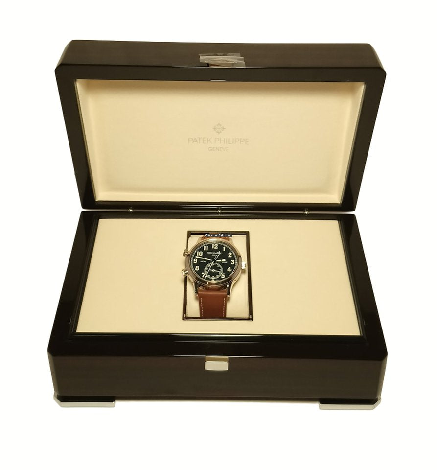 Patek Philippe Complications Calatrava Pilot Travel Time White Gold Men's Watch