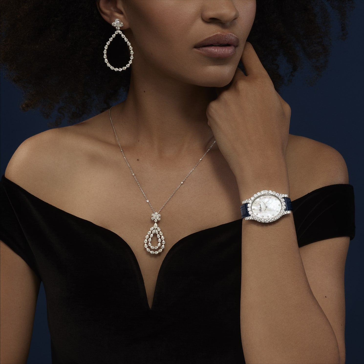 CHOPARD L'HEURE DU DIAMANT OVAL 139383-1223 - Premium Luxury Product