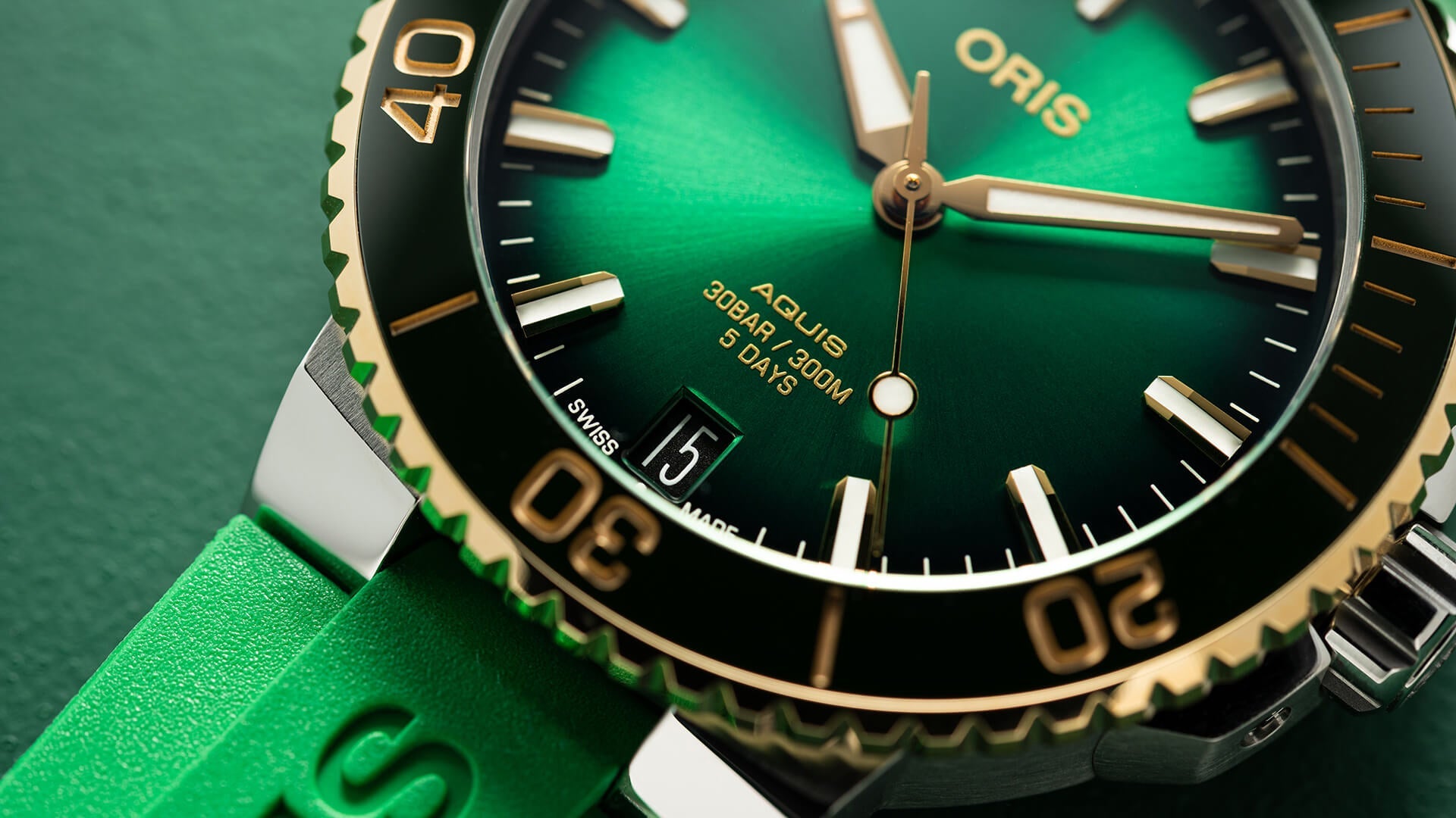 Aquis Date Calibre 400 - 01 400 7769 6357-07 4 22 77FC - Premium Luxury Product