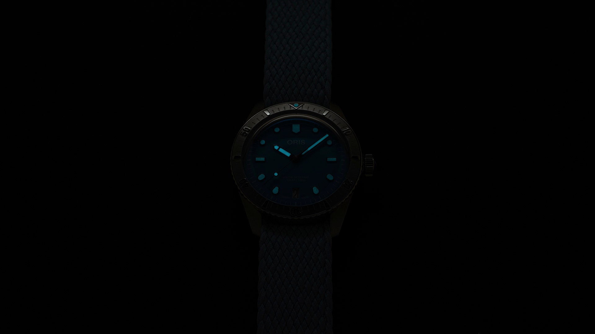 Divers Sixty-Five 01 733 7771 4057-07 3 19 03S - Premium Luxury Product