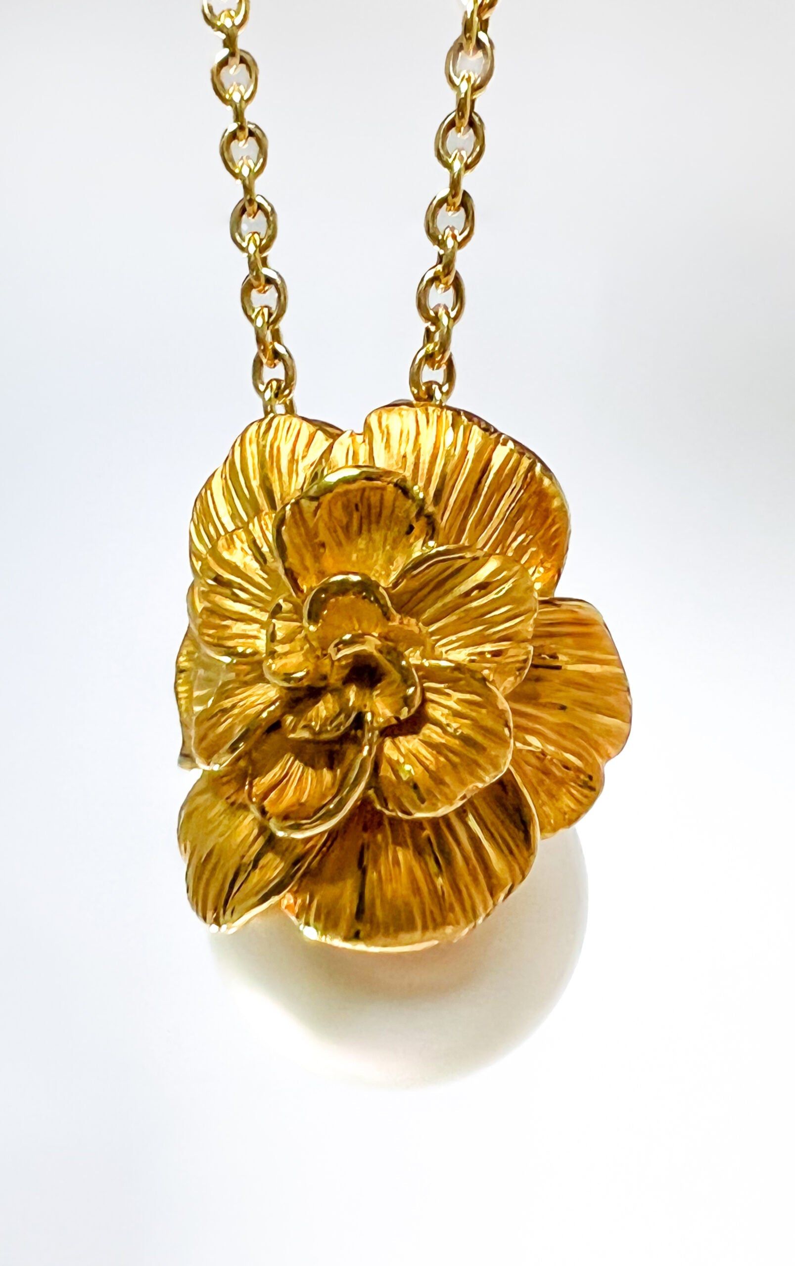 Carrera Y Carrera Gardenia 18K Yellow Gold & Pearl Pendant - Premium Luxury Product