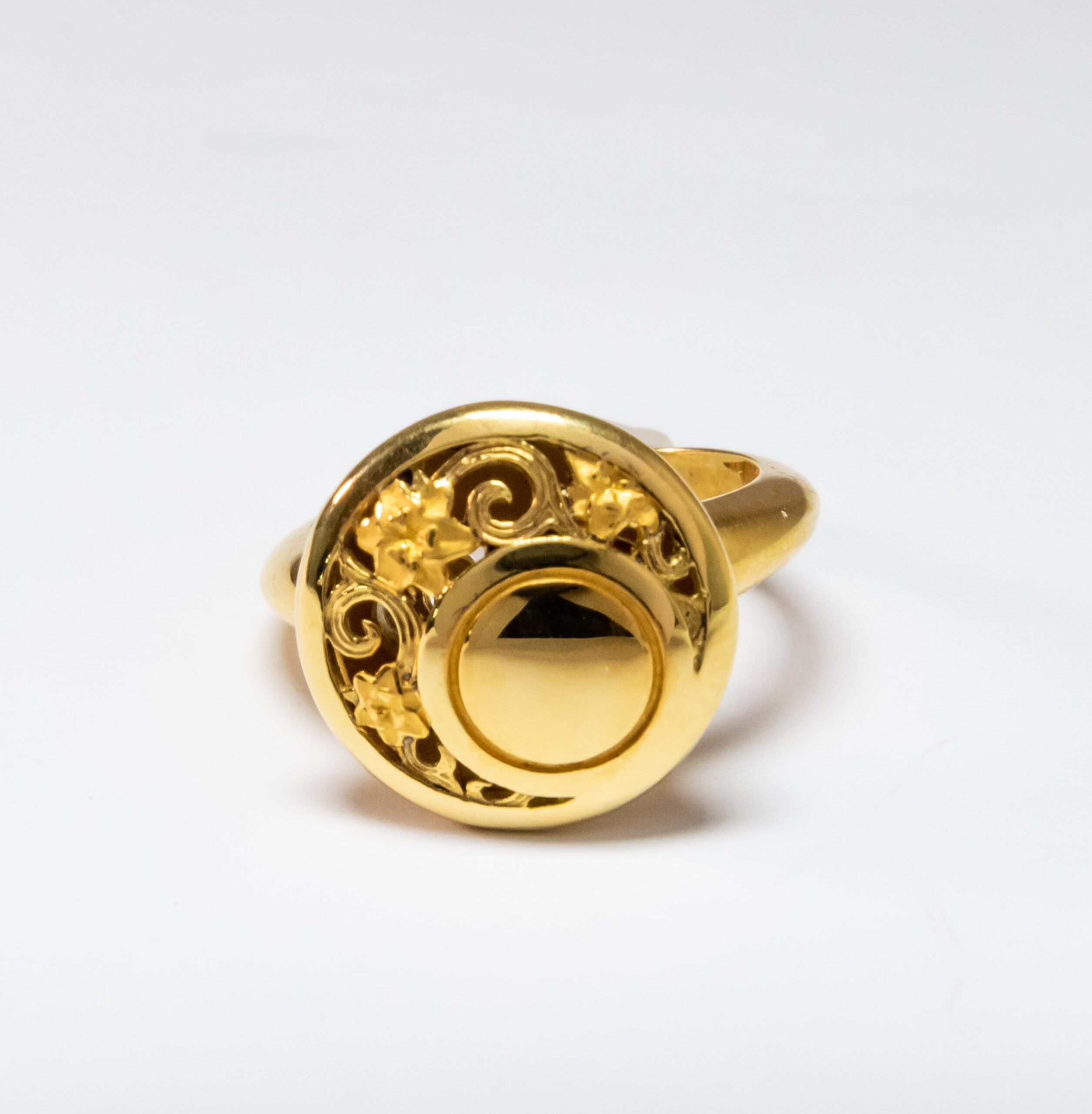 Carrera Y Carrera Jasmin 18K Yellow Gold Ring - Premium Luxury Product