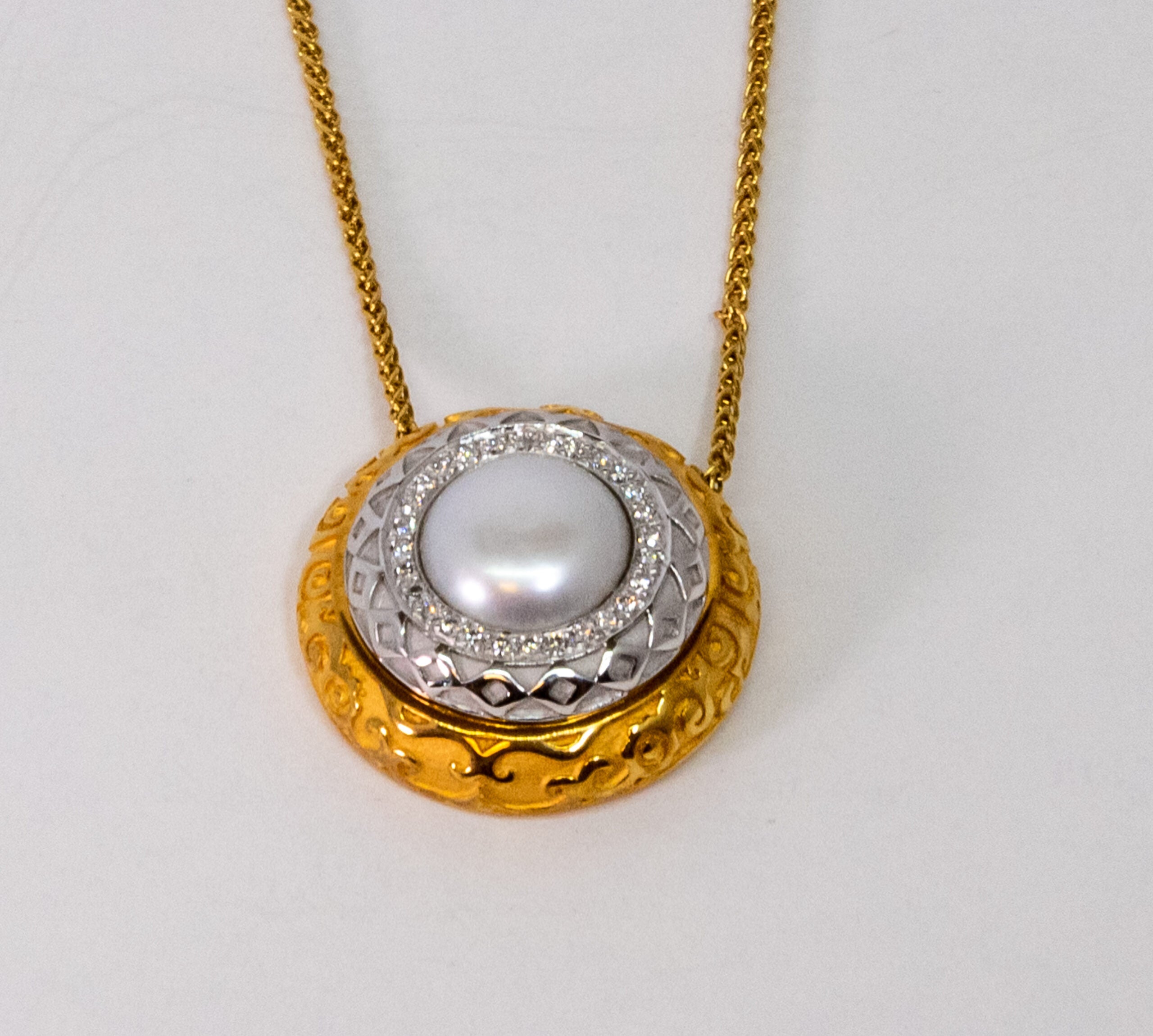 Carrera Y Carrera Musica Alegoria 18K Yellow Gold and 18K White Gold with Pearl Pendant - Premium Luxury Product