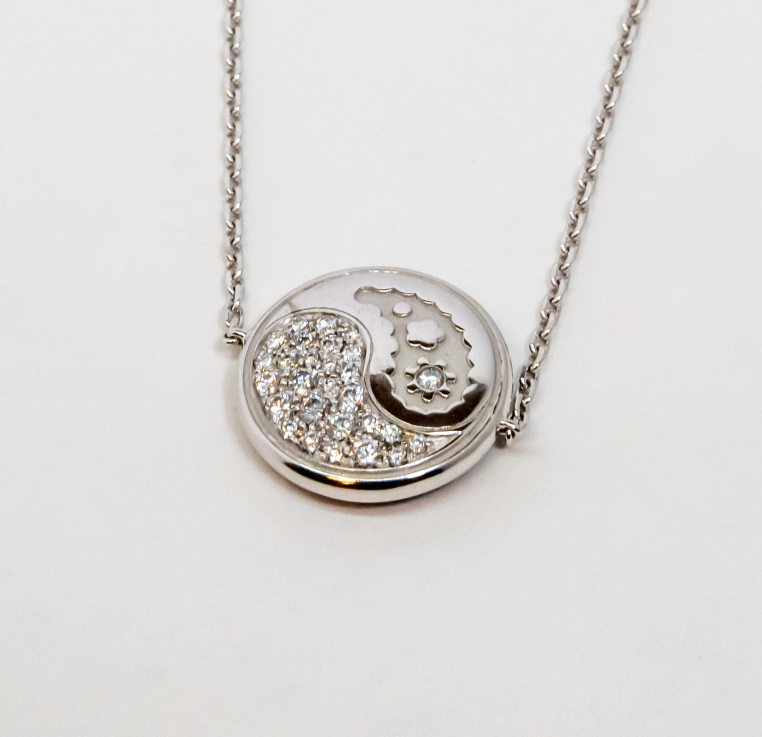 Carrera Y Carrera Aqua Reversible 18K White Gold & Diamonds Bracelet - Premium Luxury Product