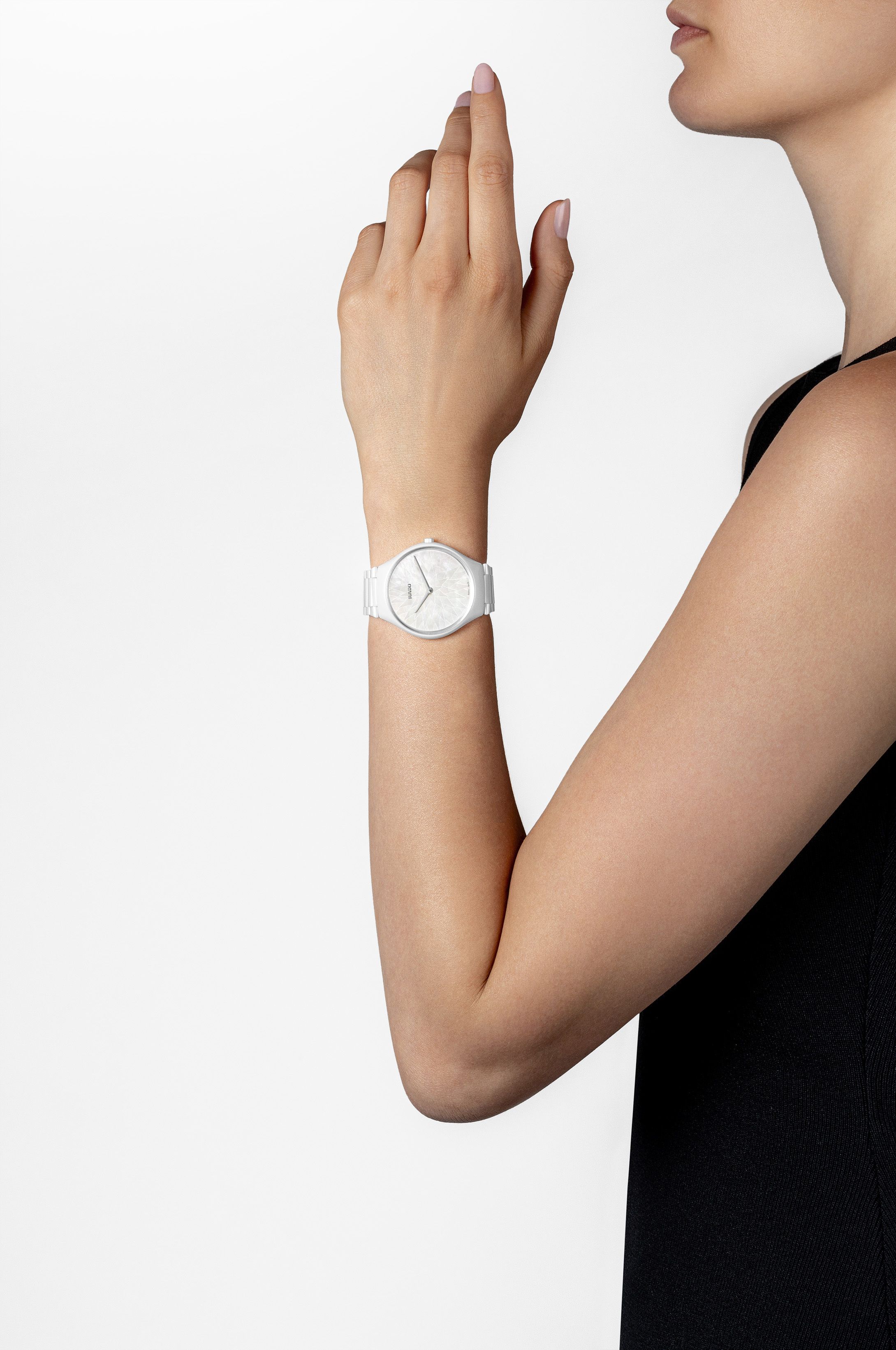 True Round Thinline X Great Gardens of the World R27118902