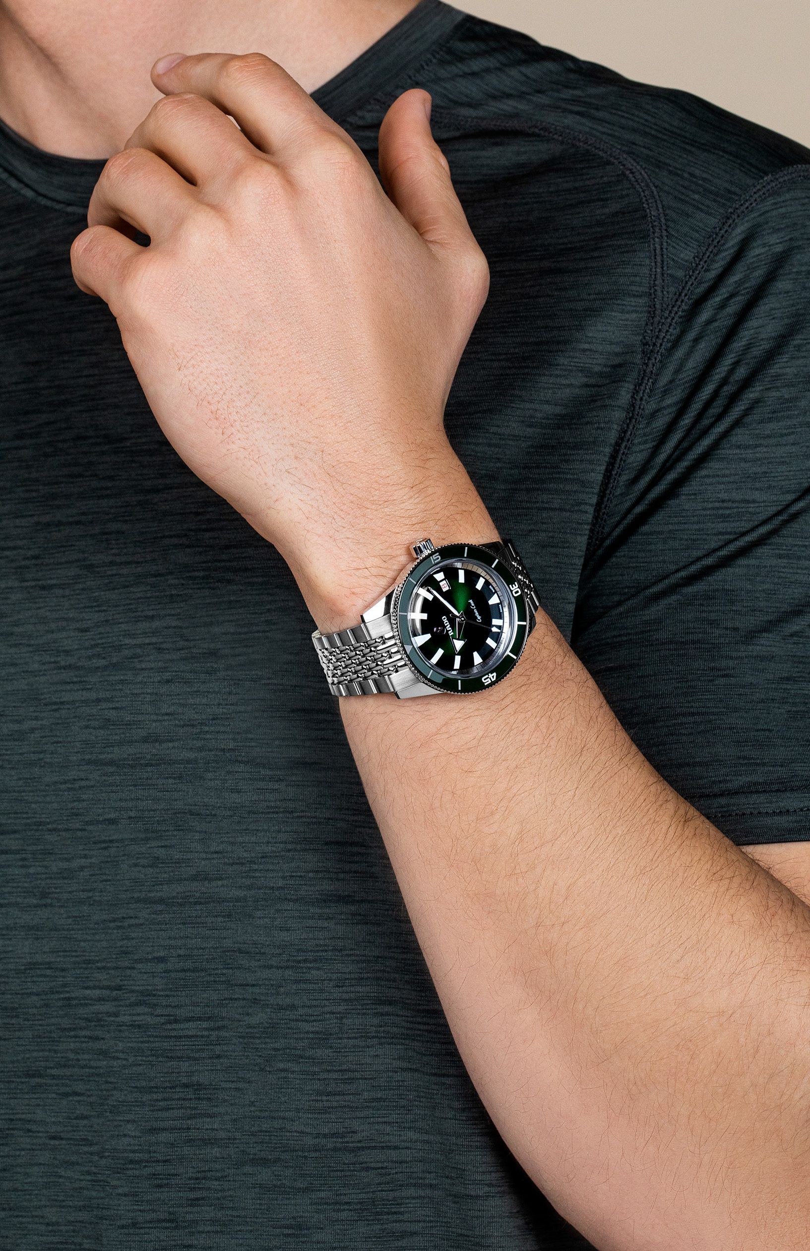 Captain Cook Automatic R32505318