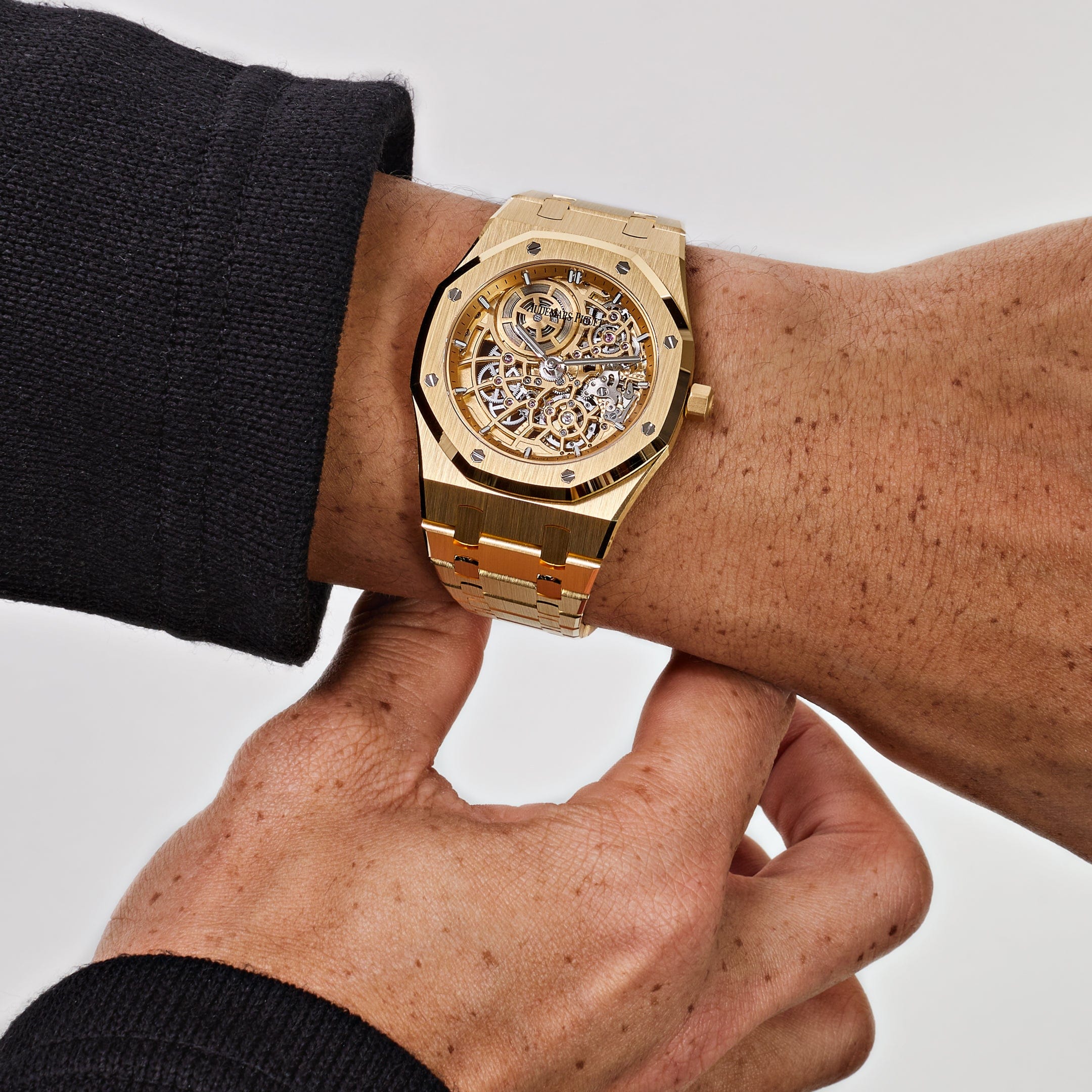 Audemars Piguet Royal Oak 16204BA.OO.1240BA.01 Jumbo Extra-Thin Yellow Gold Openworked  (2023) - Premium Luxury Product