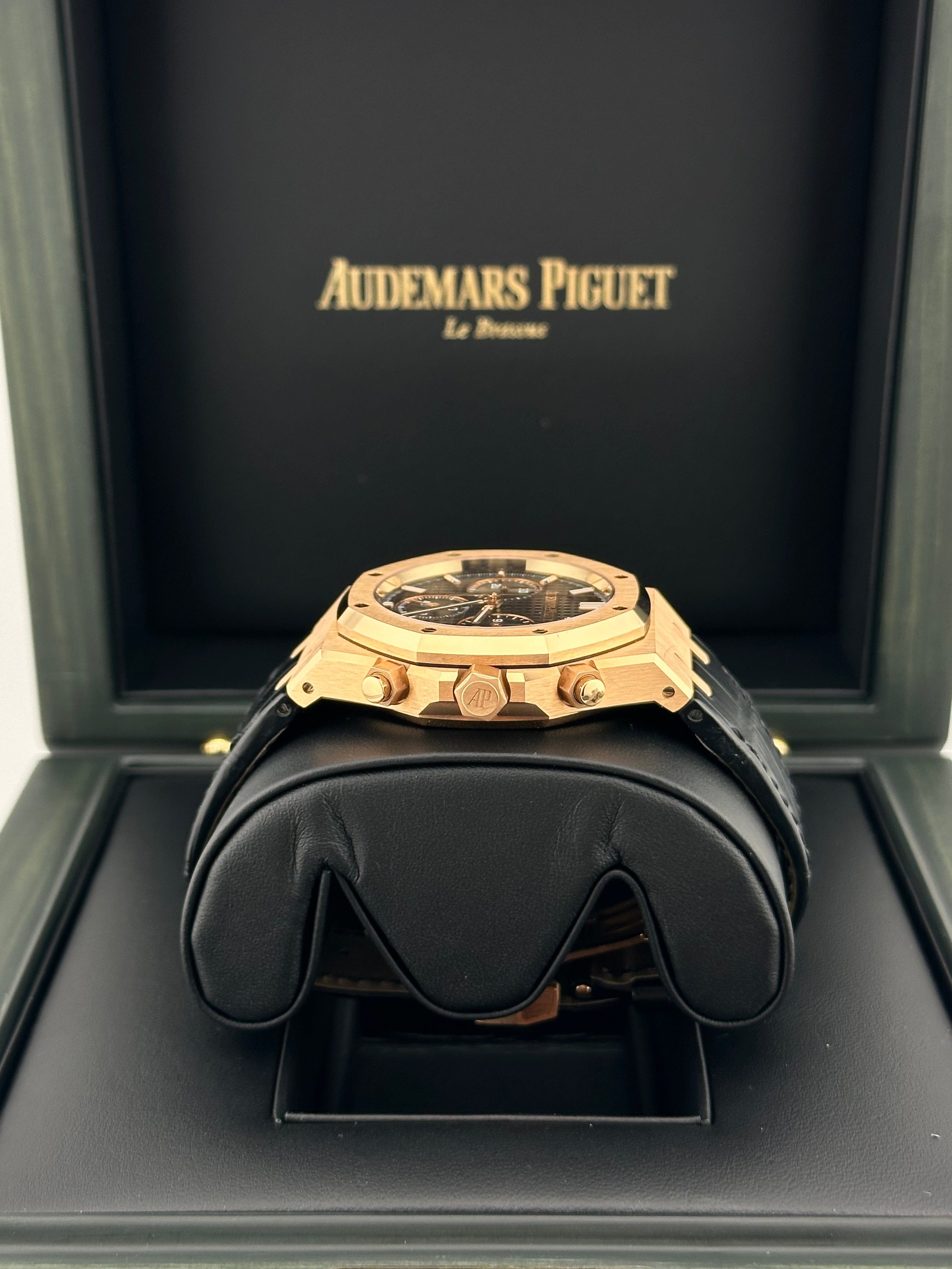 Audemars Piguet Royal Oak 26240OR.OO.D002CR.02 Selfwinding Chronograph Black Dial (2023) - Premium Luxury Product