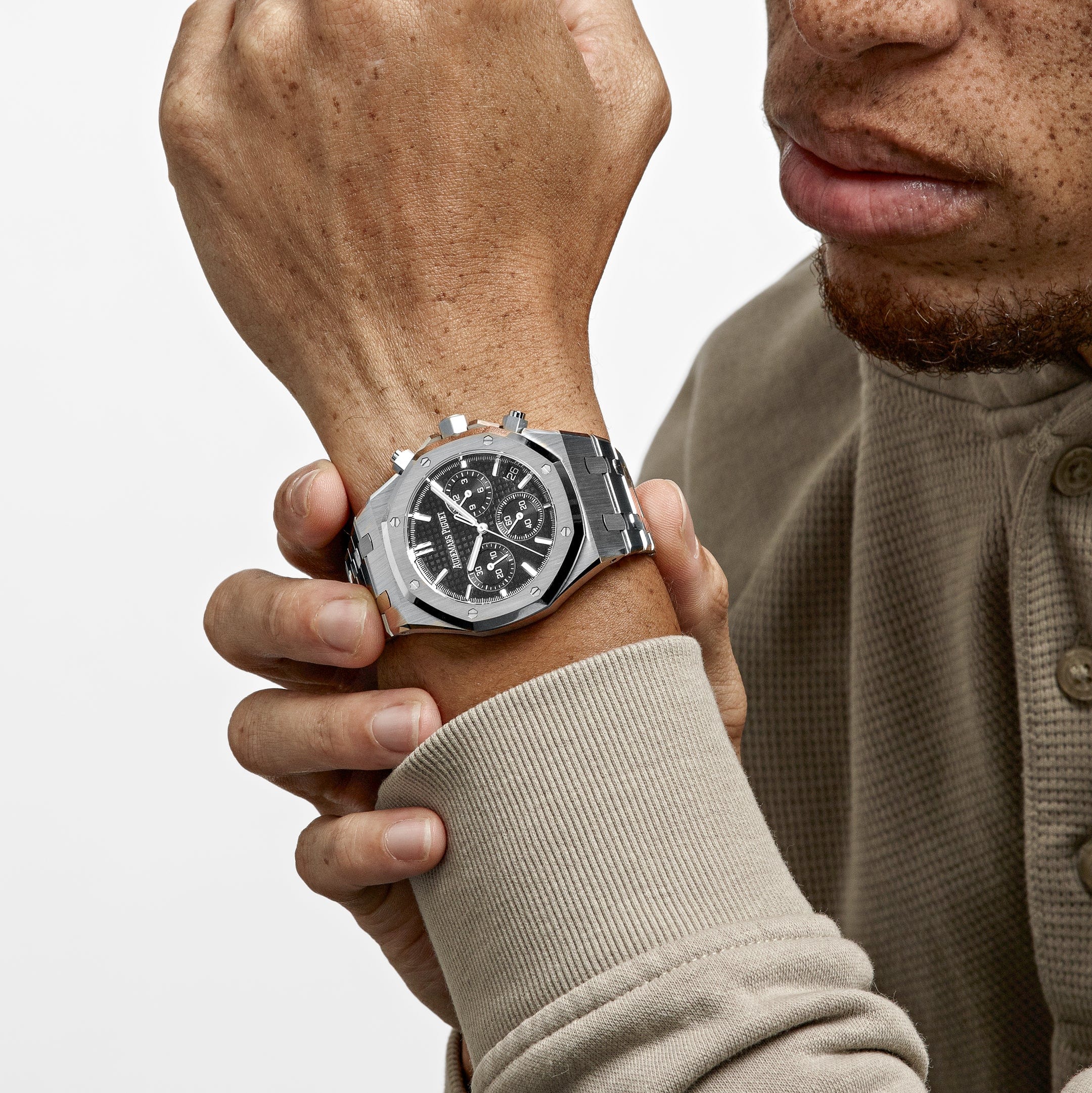 Audemars Piguet Royal Oak 26240ST.OO.1320ST.06 Selfwinding Chronograph Stainless Steel Black Dial (2022) - Premium Luxury Product