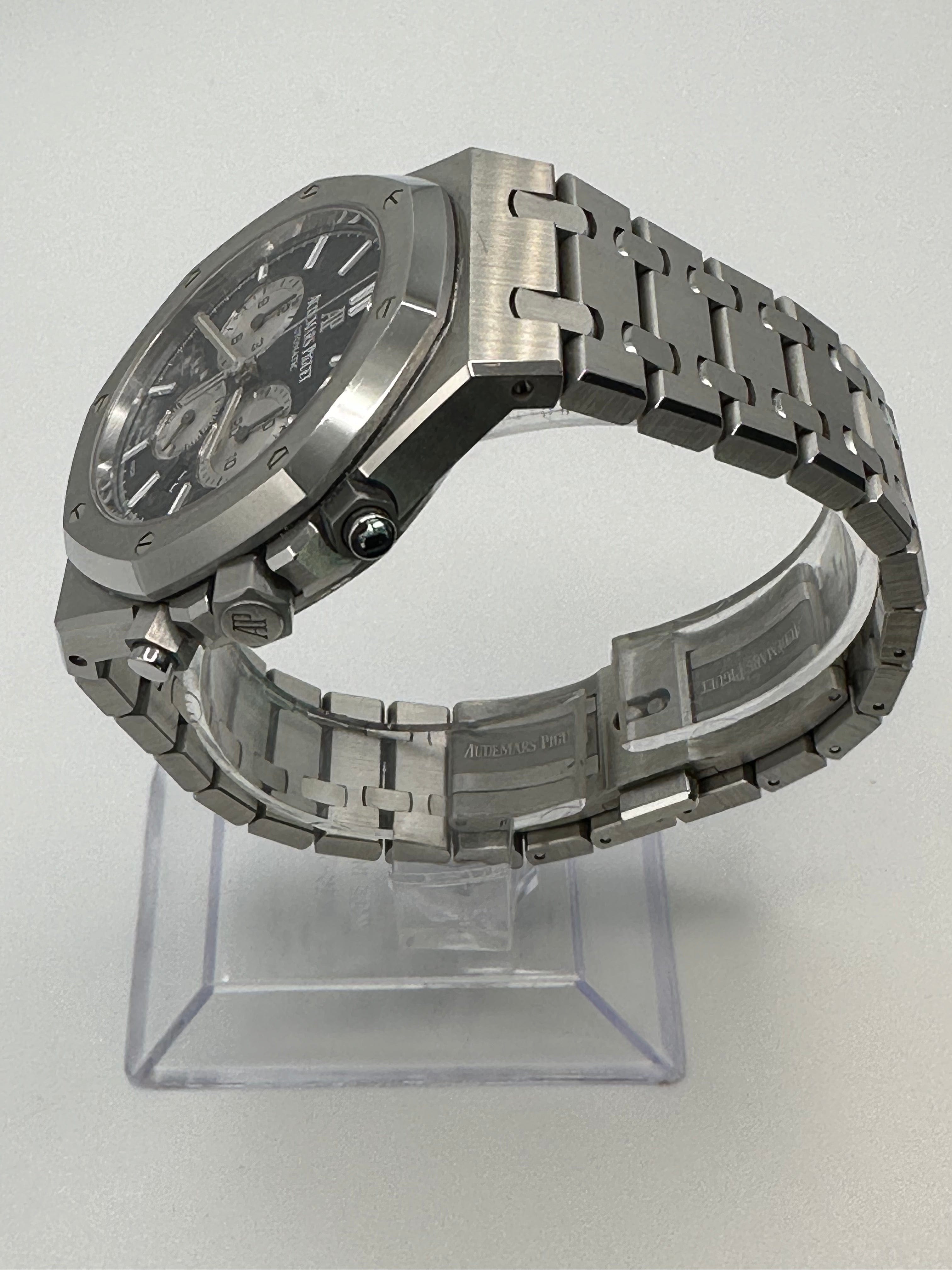 Audemars Piguet Royal Oak 26331ST.OO.1220ST.01 Selfwinding Chronograph Stainless Steel Blue Dial (2021) - Premium Luxury Product