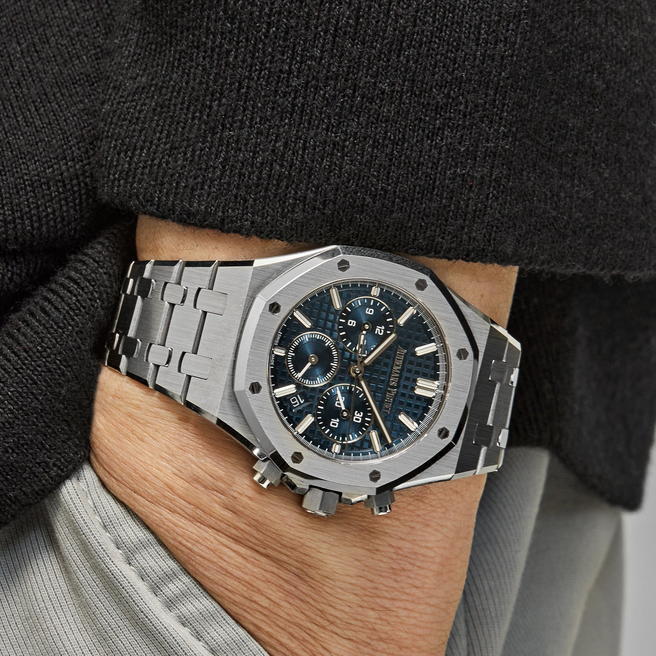 Audemars Piguet Royal Oak 26715ST.OO.1356ST.01 Selfwinding Chronograph Stainless Steel Blue Dial - Premium Luxury Product