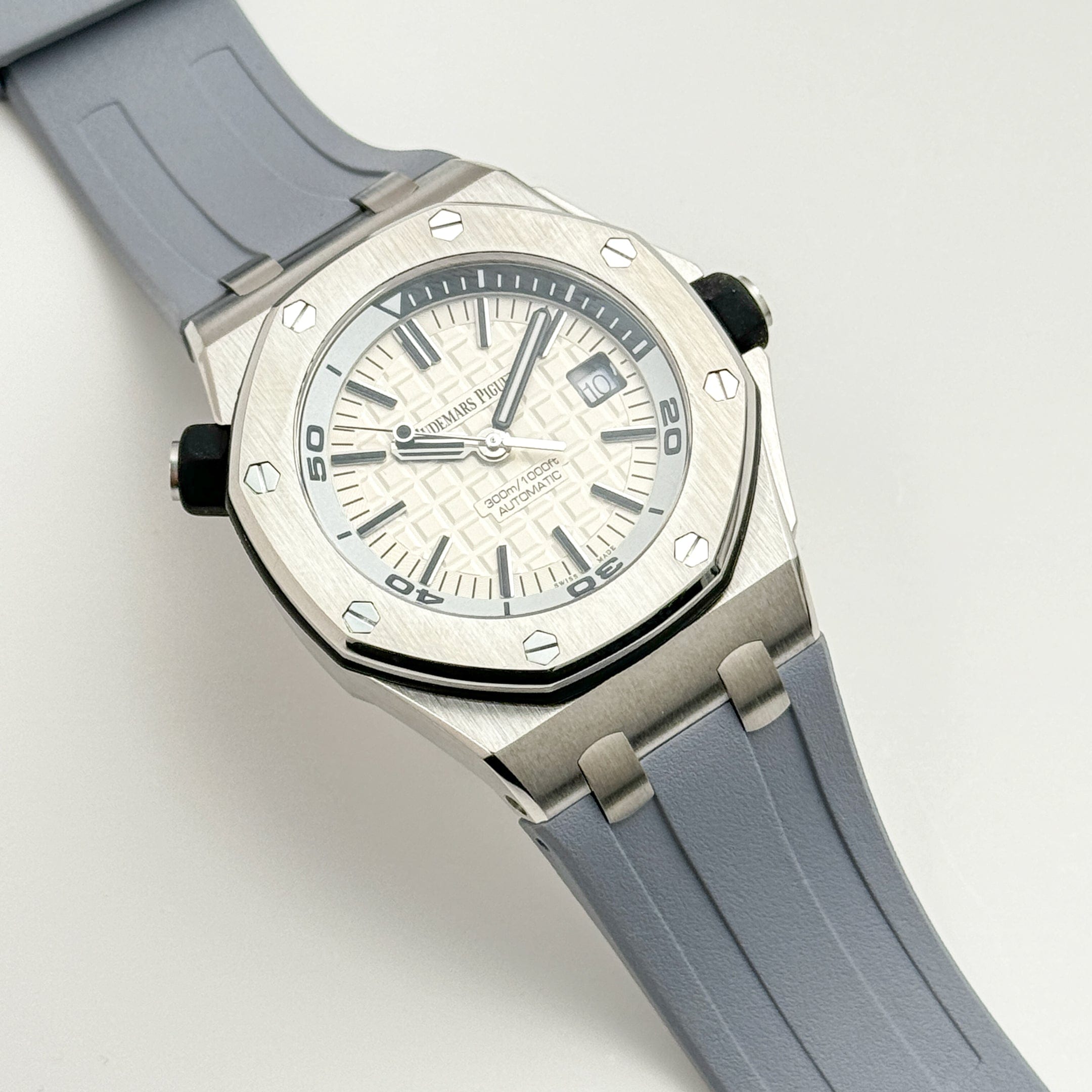 Audemars Piguet Royal Oak Offshore 15710ST.OO.A002CA.02  Diver Stainless Steel White Dial (2016) - Premium Luxury Product