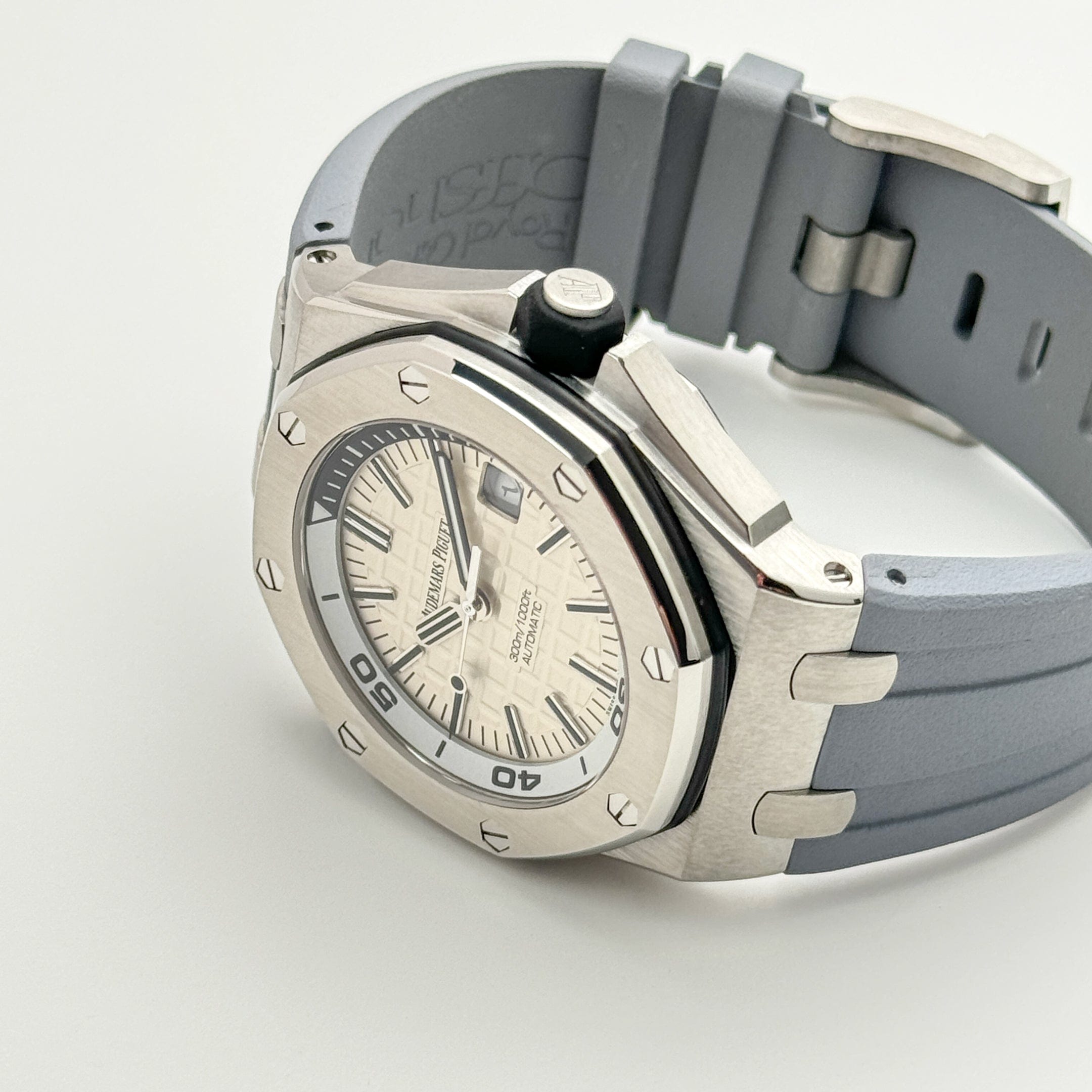 Audemars Piguet Royal Oak Offshore 15710ST.OO.A002CA.02  Diver Stainless Steel White Dial (2016) - Premium Luxury Product