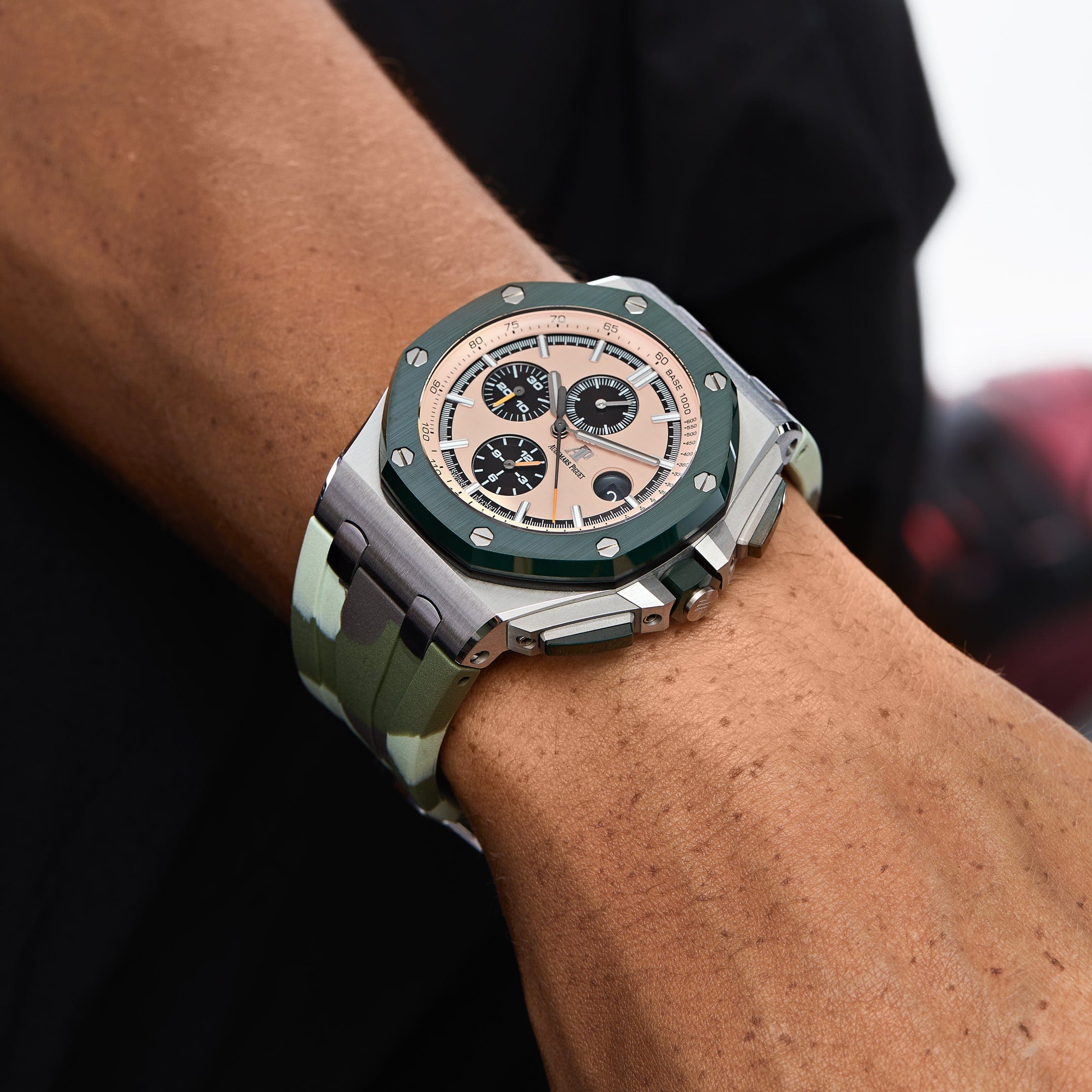 Audemars Piguet Royal Oak Offshore 26400SO.OO.A054CA.01 Selfwinding Chronograph Champagne Dial (2018) - Premium Luxury Product