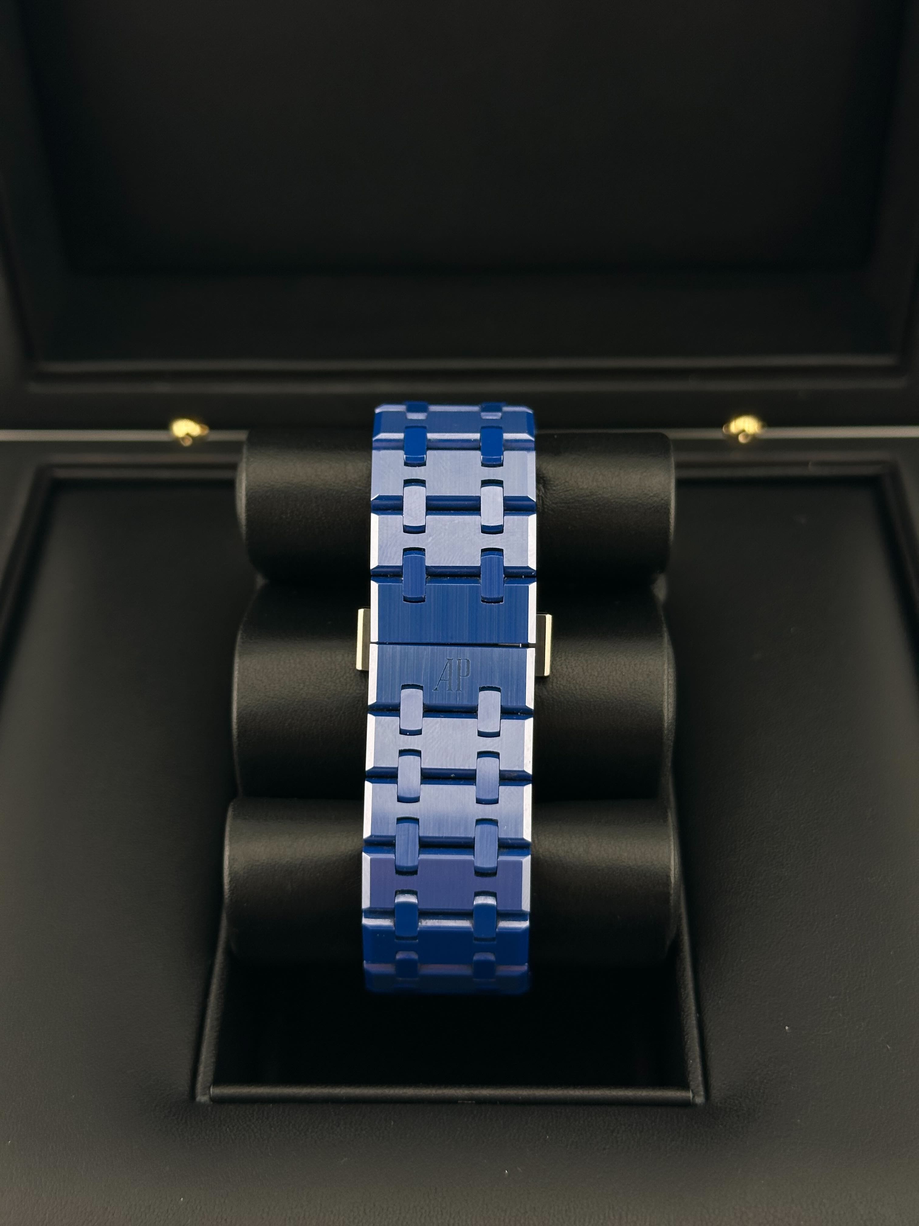 Audemars Piguet Royal Oak Perpetual Calendar 26579CS.OO.1225CS.01 Blue Ceramic Blue Dial - Premium Luxury Product