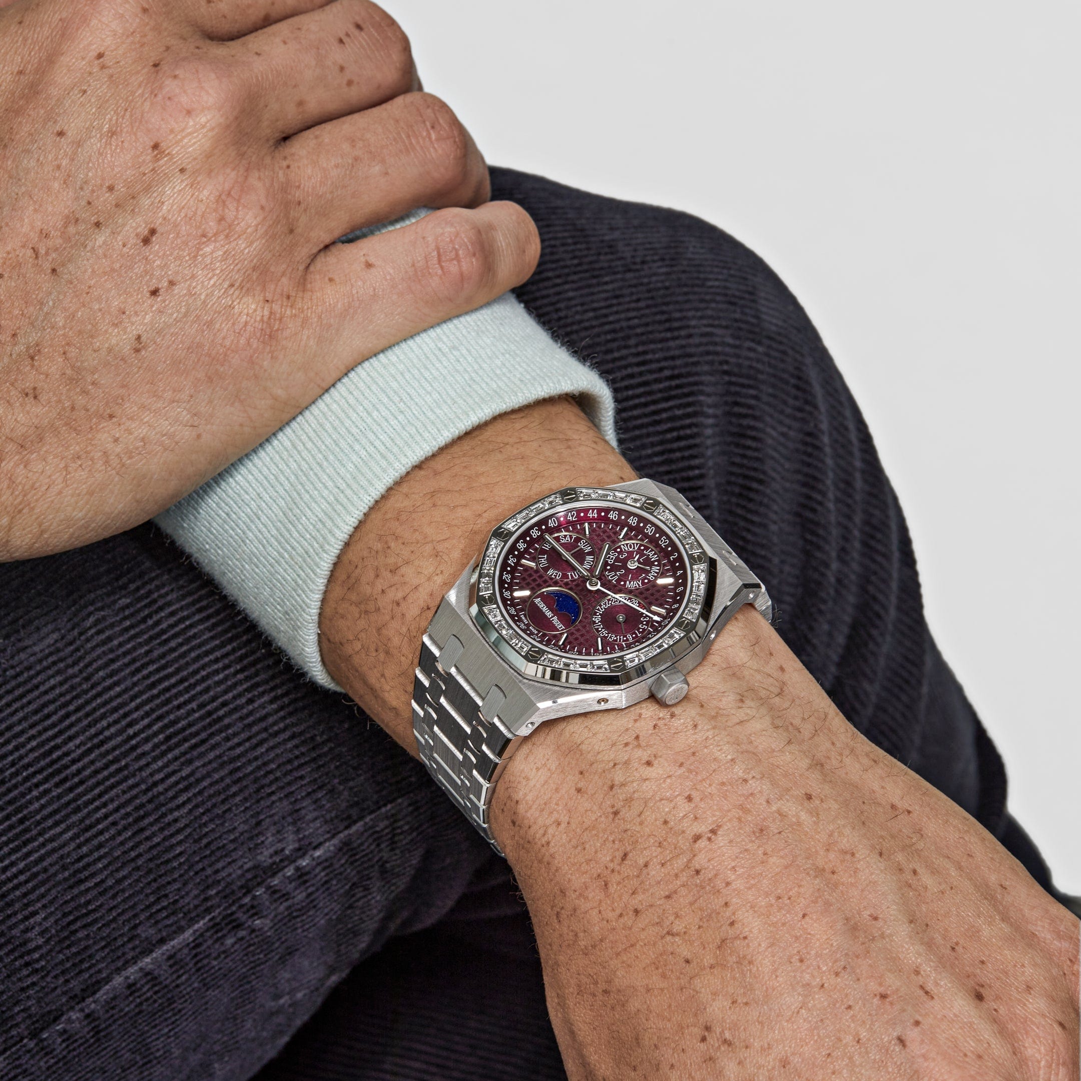Audemars Piguet Royal Oak Perpetual Calendar 26598BC.ZZ.1220BC.01 'Special Edition' White Gold Burgundy Dial Diamond Bezel (2024) - Premium Luxury Product