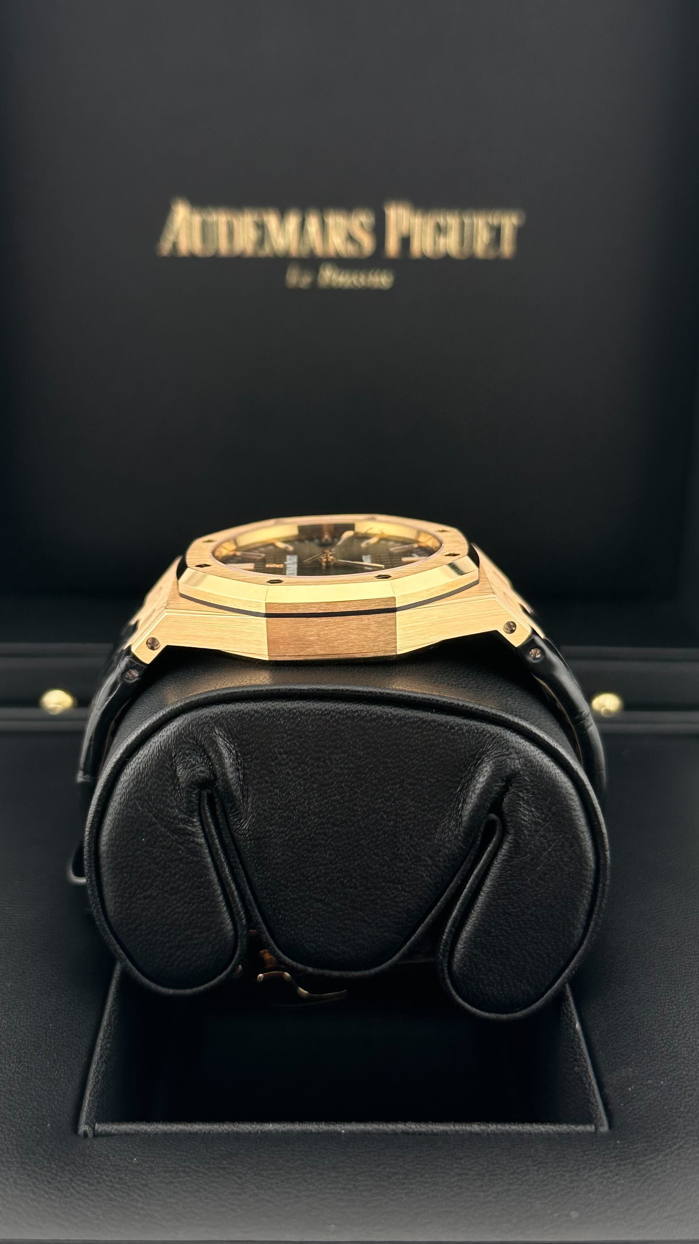 Audemars Piguet Royal Oak Selfwinding 15450OR.OO.D002CR.01 (2016) - Premium Luxury Product