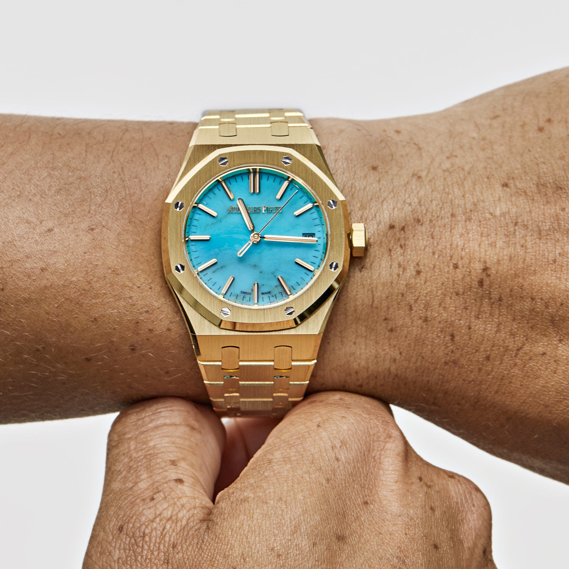 Audemars Piguet Royal Oak Selfwinding 15550BA.OO.1356BA.01 Yellow Gold Blue Turquoise Dial - Premium Luxury Product