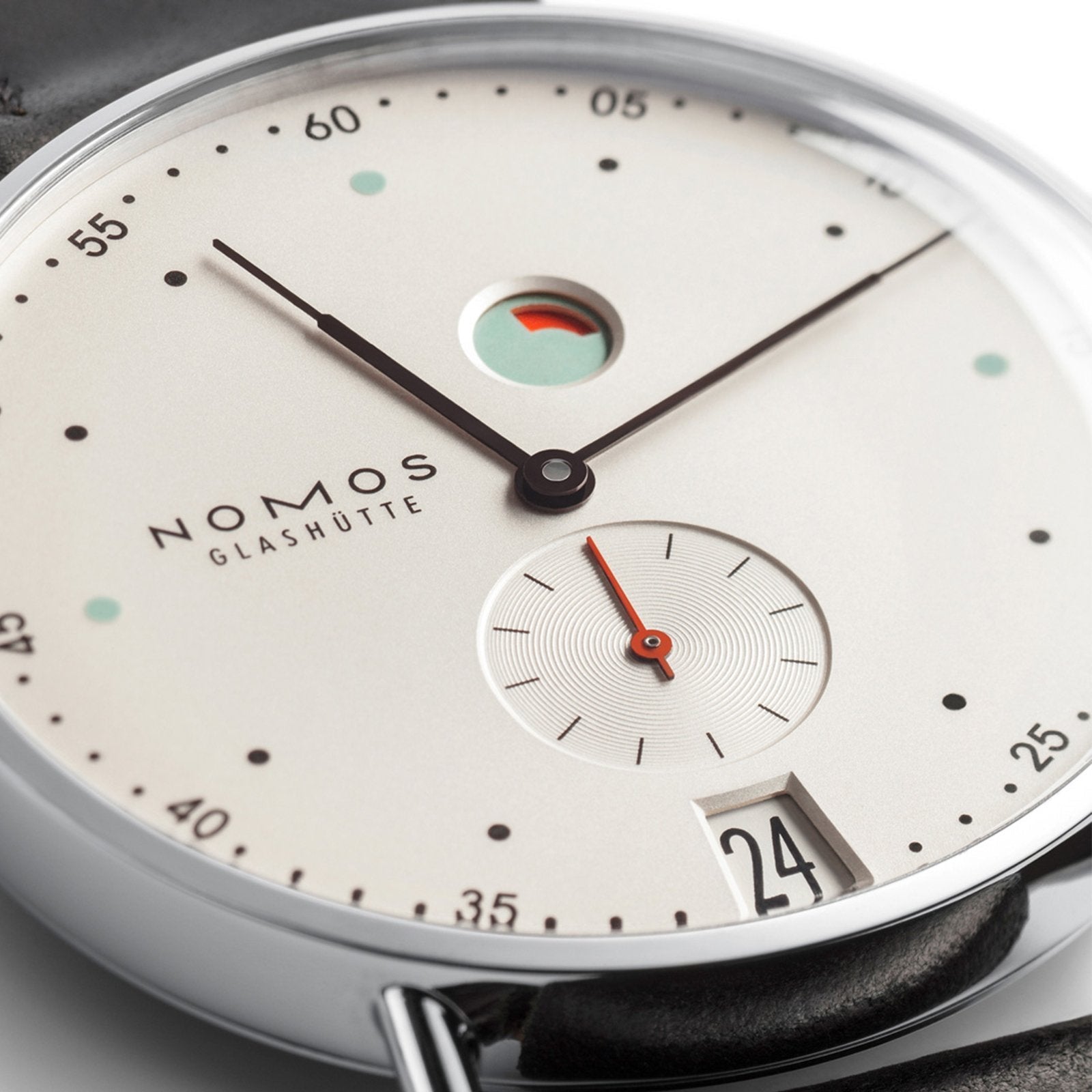 NOMOS Glashütte Metro Date Power Reserve