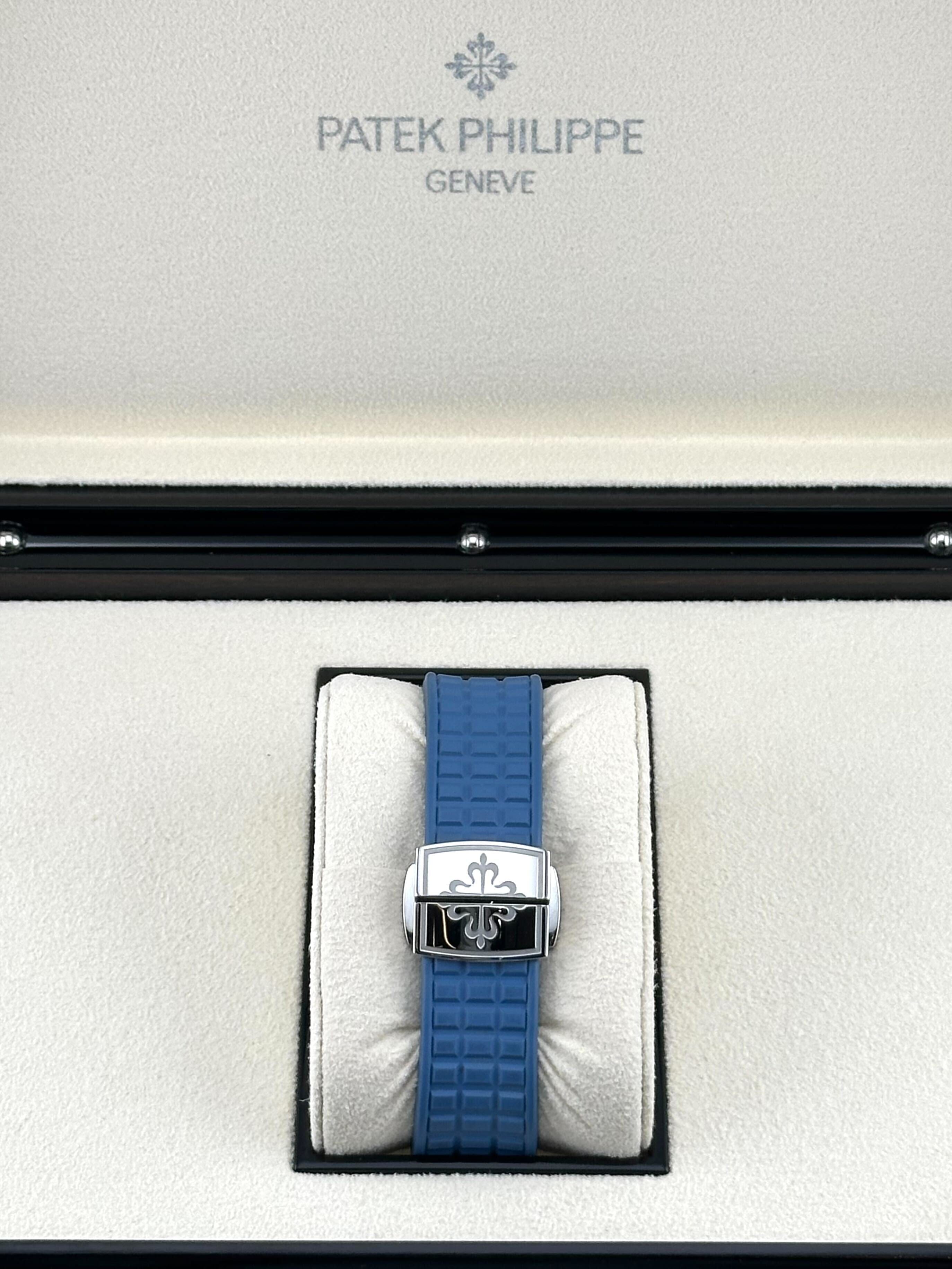 Patek Philippe Aquanaut Luce 5067A-022 'Ladies' Stainless Steel Blue Dial Diamond Bezel (2020)