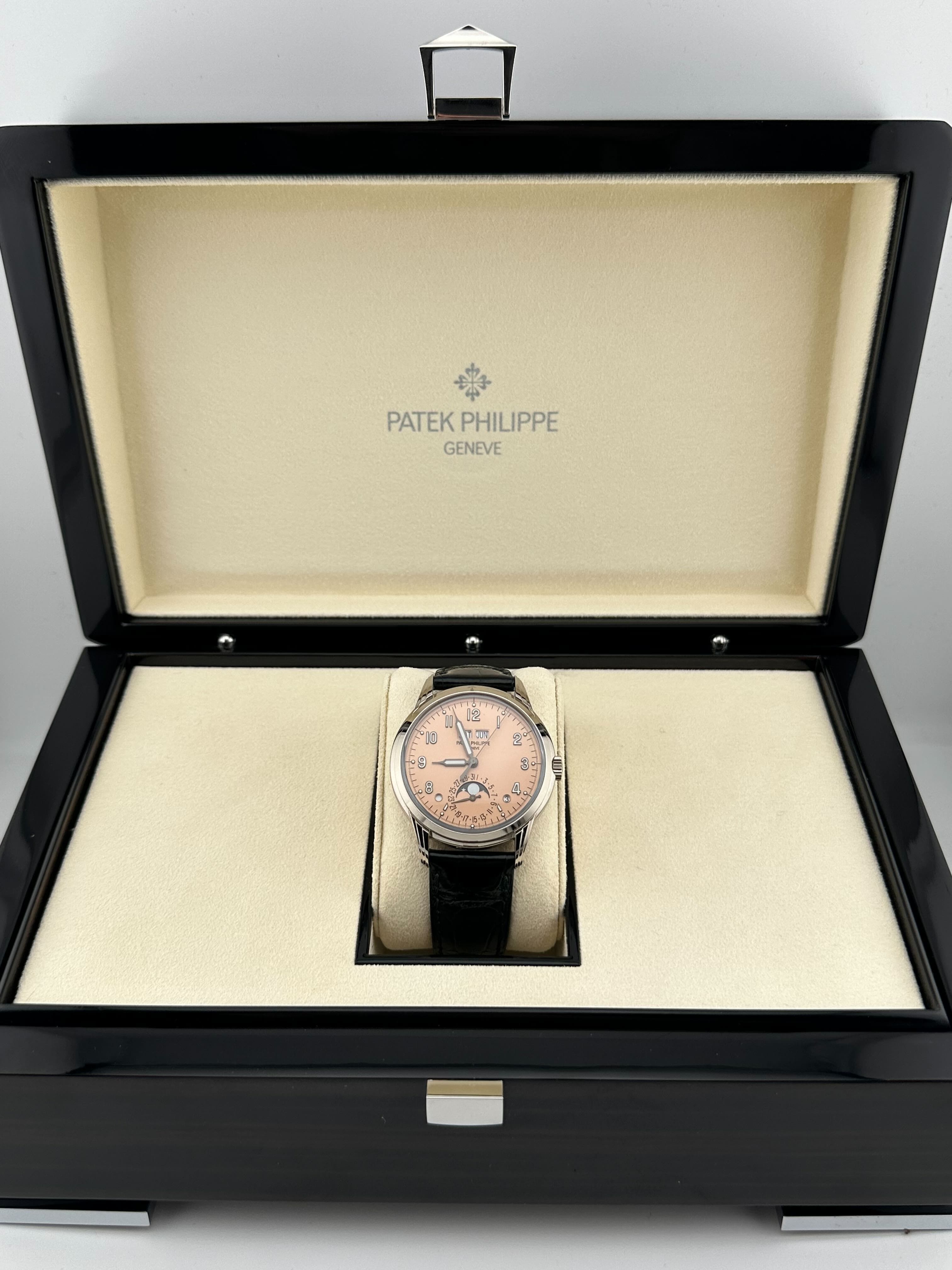 Patek Philippe Grand Complications 5320G-011 Perpetual Calendar White Gold Salmon Dial