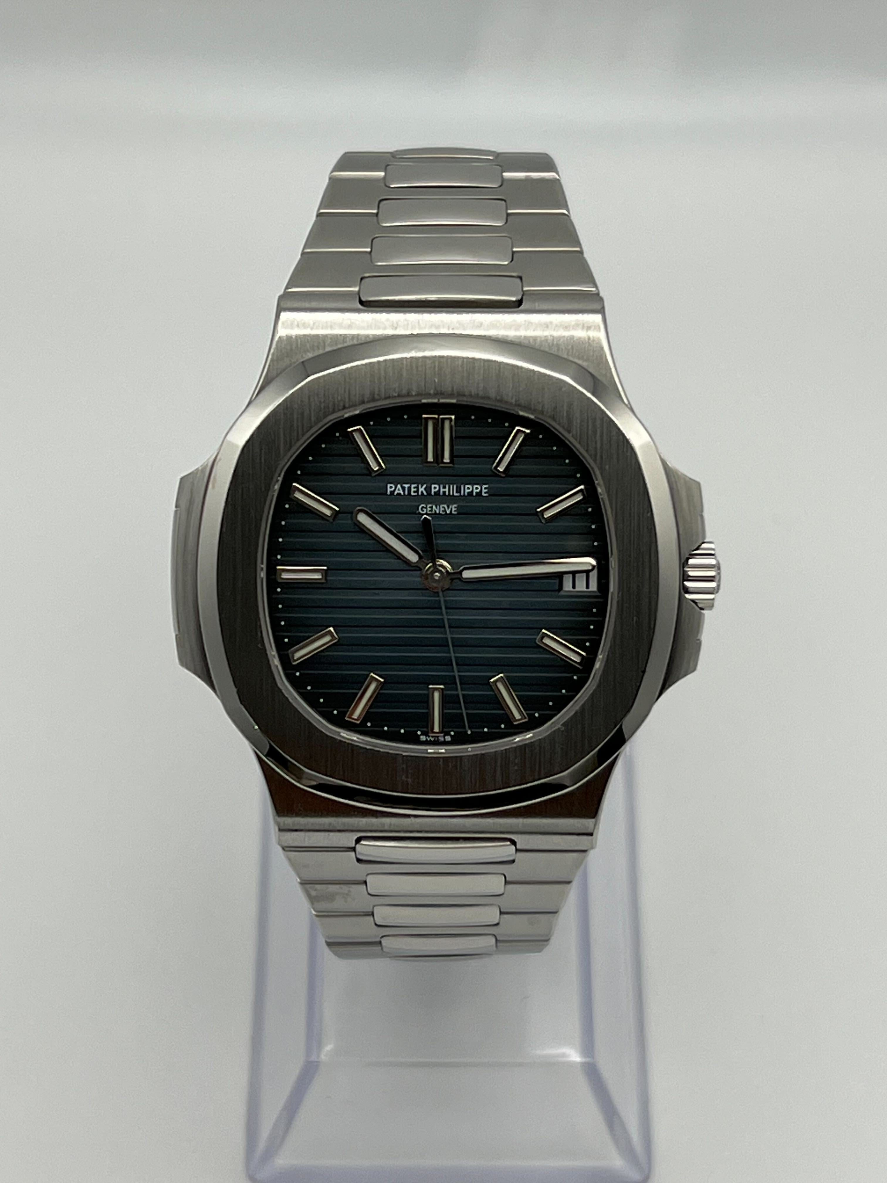 Patek Philippe Nautilus 5711/1A-001 Stainless Steel Blue Dial (2007)