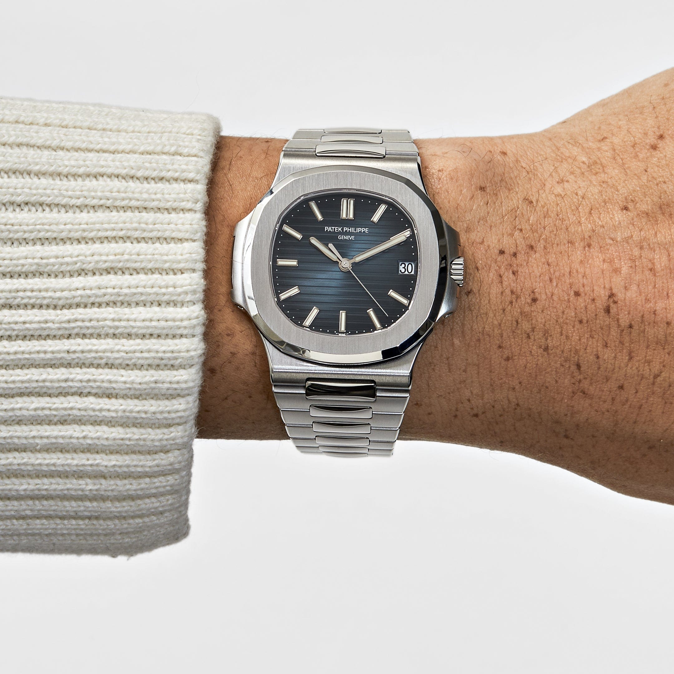 Patek Philippe Nautilus 5711/1A-010 Date Stainless Steel Blue Dial (2016)