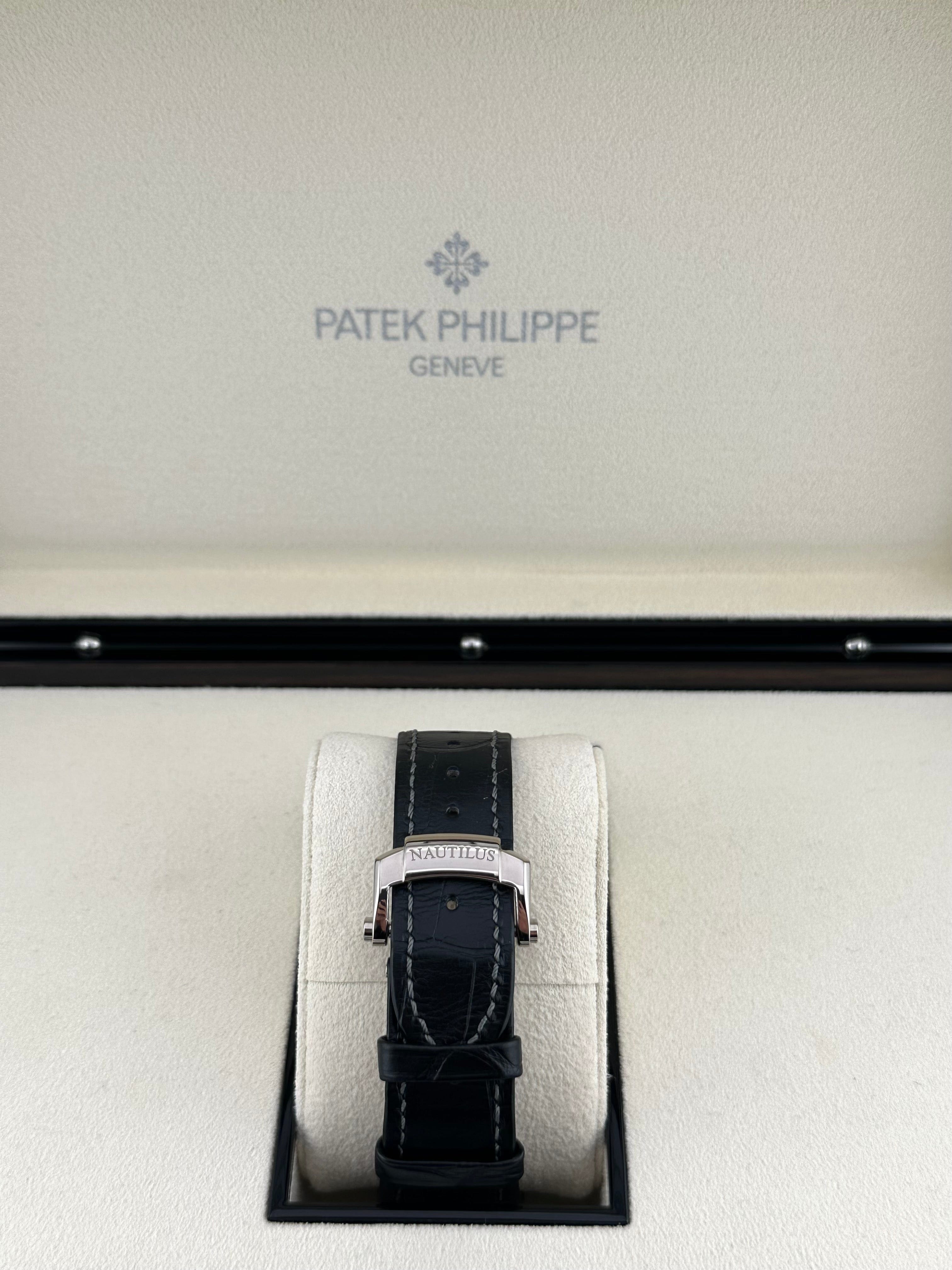 Patek Philippe Nautilus 5711G-001 White Gold Grey Dial (2011)