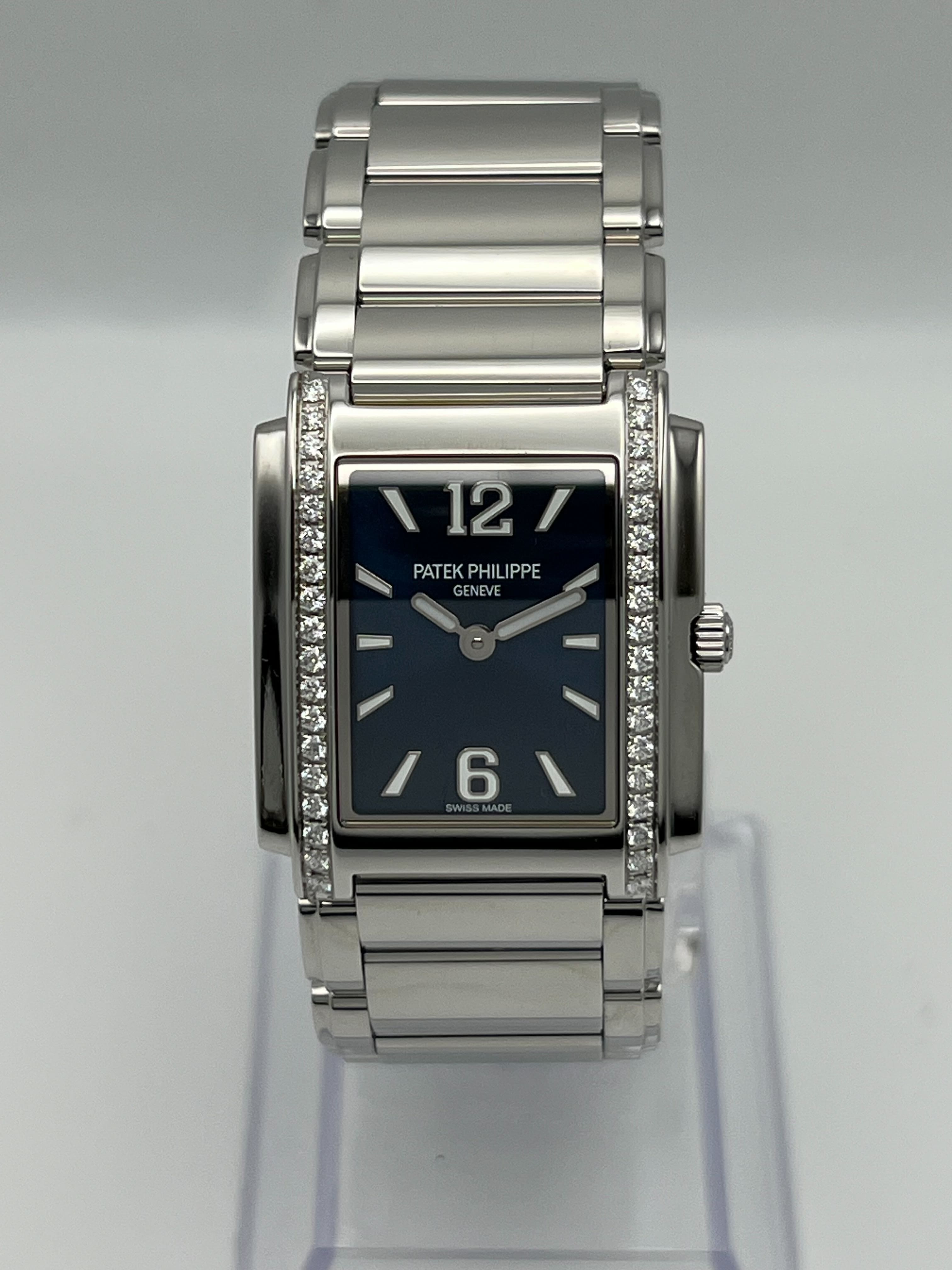 Patek Philippe Twenty-4 4910/1200A-001 'Ladies' Quartz Blue Dial Diamond Bezel