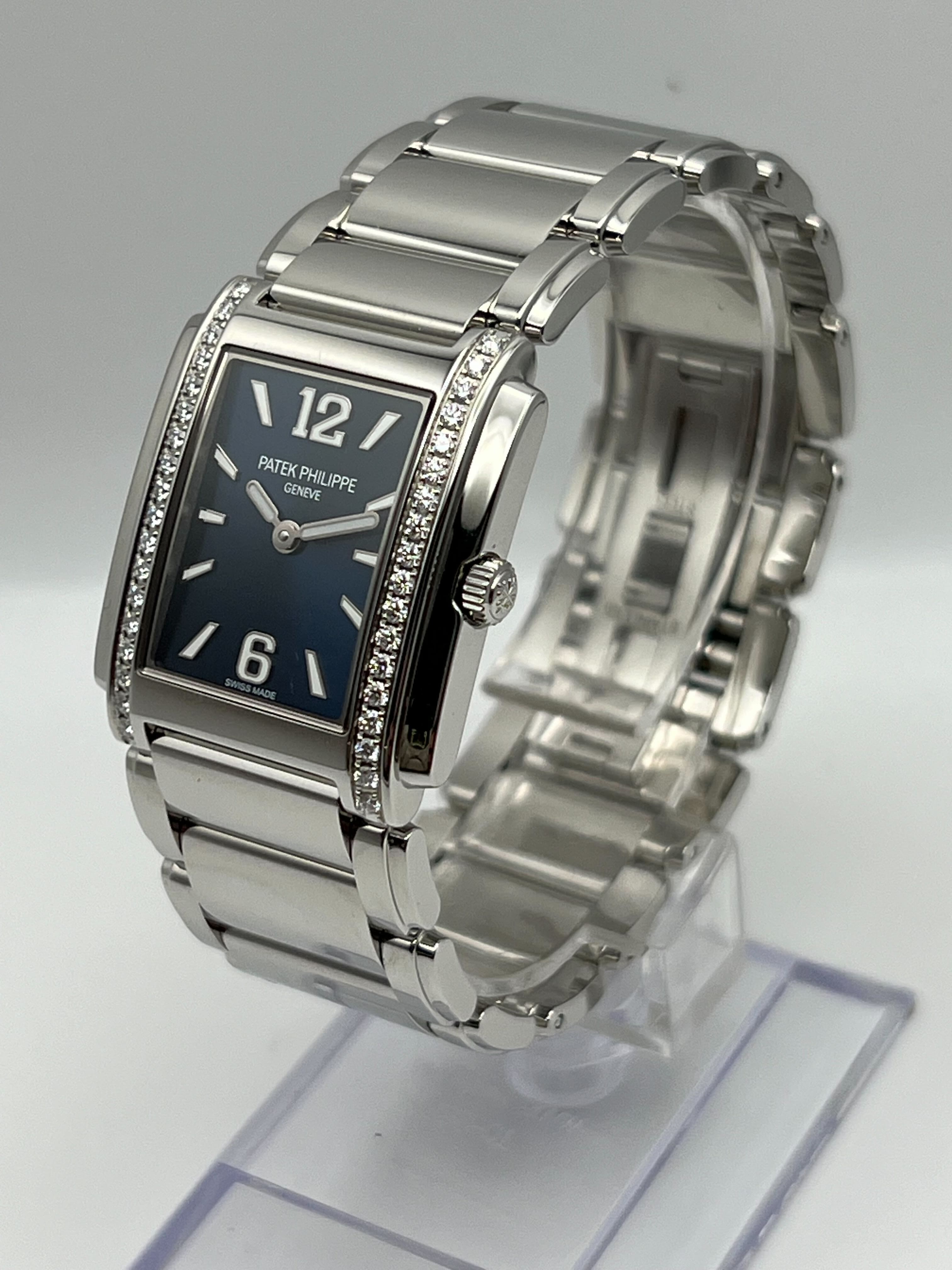 Patek Philippe Twenty-4 4910/1200A-001 'Ladies' Quartz Blue Dial Diamond Bezel